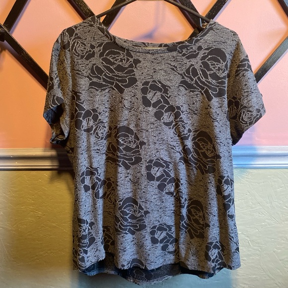 Simply Vera Vera Wang Tops - Simply Vera Wang Rose Top